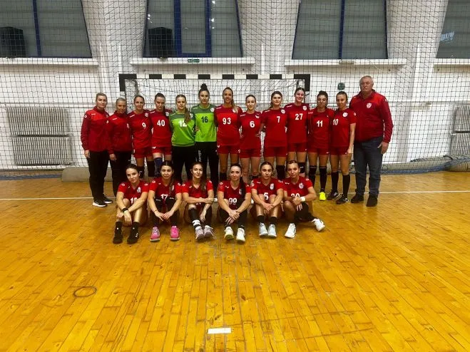 Calificare cu emoţii pentru handbalistele de la CSM Galaţi
