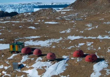 Staţia Law-Racoviţă - prima staţie românească permanentă de cercetare şi explorare din Antarctica