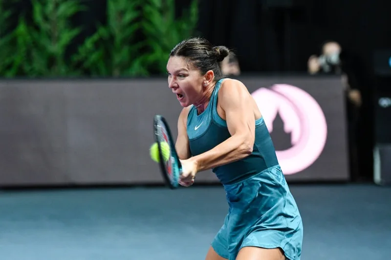 Simona Halep pune racheta în cui