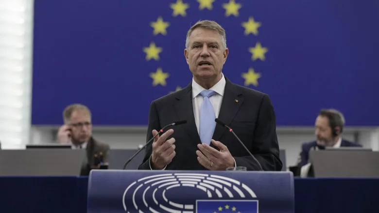 Klaus Iohannis este primul președinte din istoria României care şi-a dat demisia
