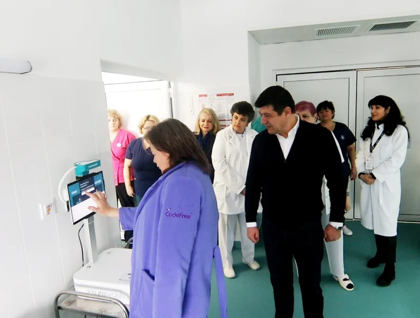 Investiție în sănătate. Costel Fotea: „În tratamentul AVC, fiecare secundă contează. Cu această unitate modernizată, pacienții vor beneficia de îngrijire rapidă și specializată”