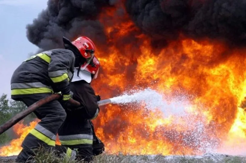 Incendiu la o hală de producție și depozitare pentru panouri fotovoltaice