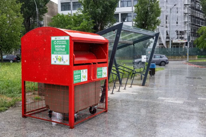 14 puncte pentru colectarea selectivă a deșeurilor textile, în Galați
