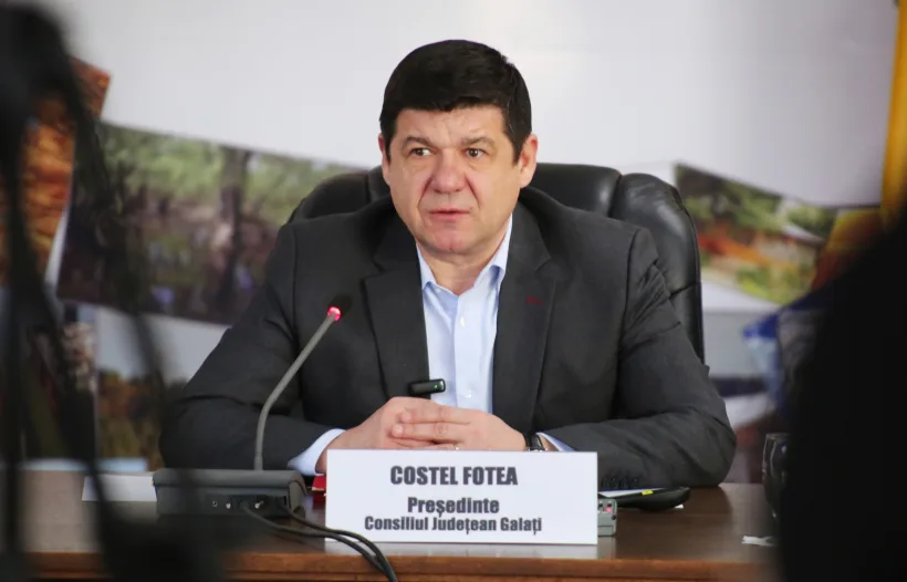 Costel Fotea: Se lucrează intens la reconstrucția podului de peste râul Bujoru