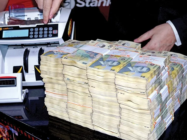 Cine este primul bugetar de lux care își reduce singur salariul de la 53.000 de lei la 14.000 de lei