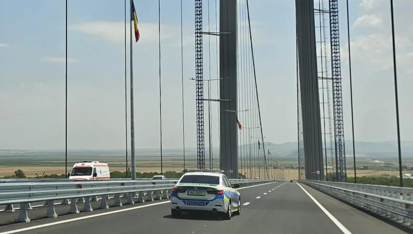 Un biciclist a fost accidentat mortal de o mașină, în apropierea podului peste Dunăre