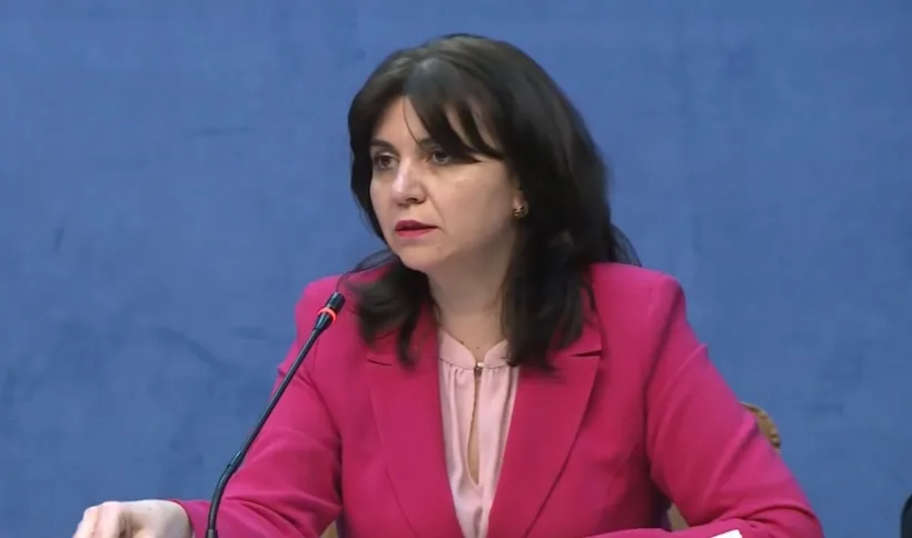 Ministrul Educaţiei, Monica Anisie: "Este posibil ca şcolile să rămână închise şi în luna septembrie"
