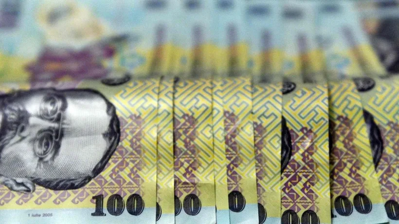 Salariile din sectorul public și pensiile, plafonate până la sfârșitul anului viitor