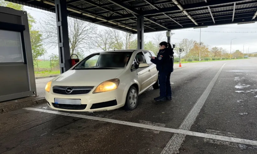 Permis de ședere belgian fals, depistat de polițiștii de frontieră la Oancea