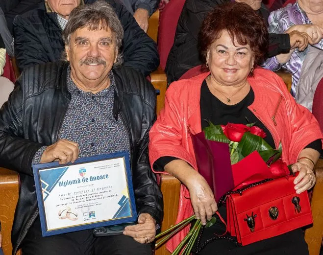167 de cupluri care au împlinit 50 de ani de căsnicie, premiate de Primăria Galați