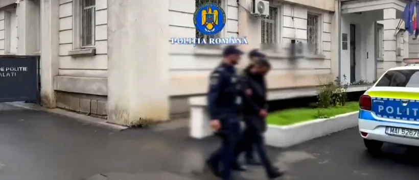 Bărbatul care a tâlhărit un livrator din Galați s-a sinucis în arestul poliției
