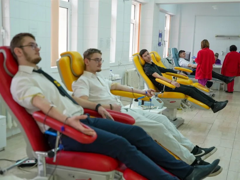 Acțiune de donare de sânge a preoților și elevilor de la Seminarul Teologic Galați