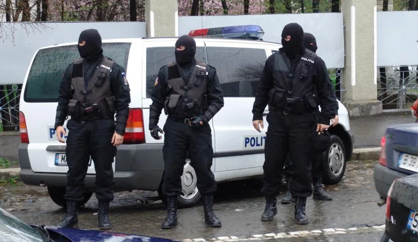 Șocant: o minoră, ținta unui suspect care îi cerea imagini intime contra bani