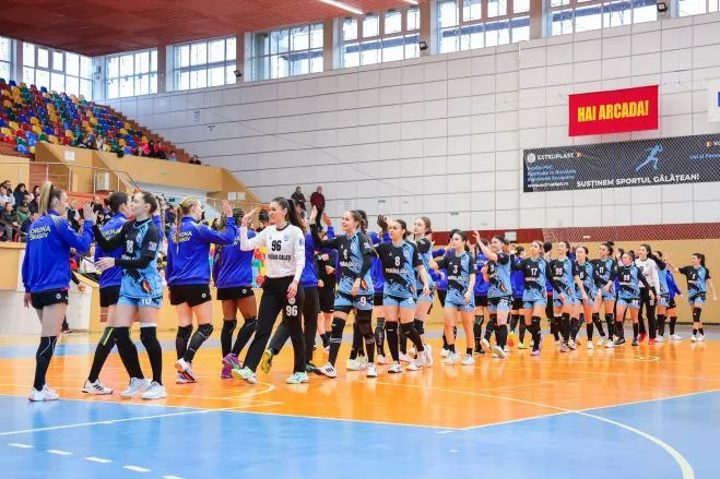 Handbalistele de la CSM Galaţi au început anul cu o înfrângere