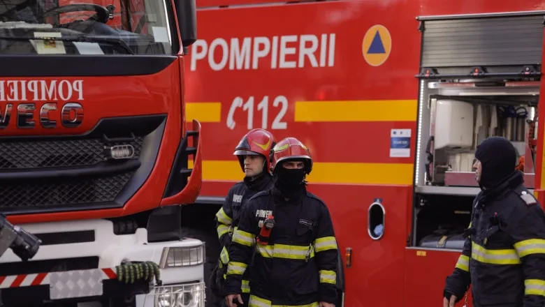 Foc pus intenționat pe strada Traian: doi suspecți, arestați pentru distrugere