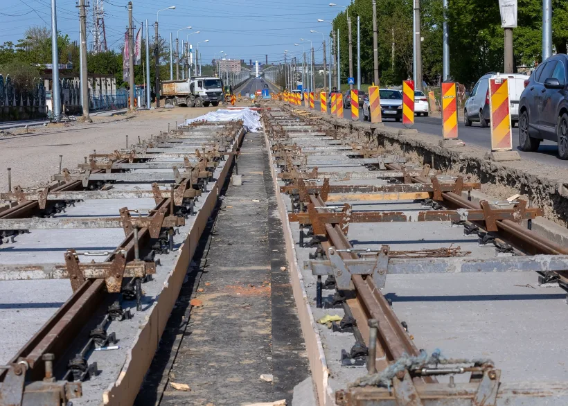 Șantiere deschise pe una dintre cele mai aglomerate artere din Galați