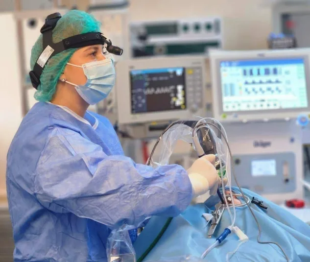 Intervenții mai puțin dureroase pentru copii: tehnologia coblației, utilizată în sute de operații la Galați