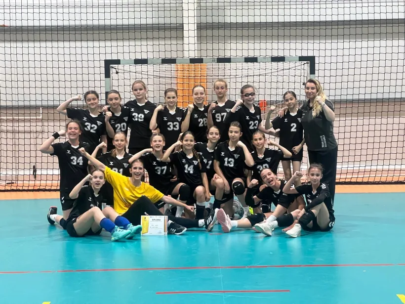 Două echipe de handbal de la ACS Lucian Bute Galați luptă pentru medalii
