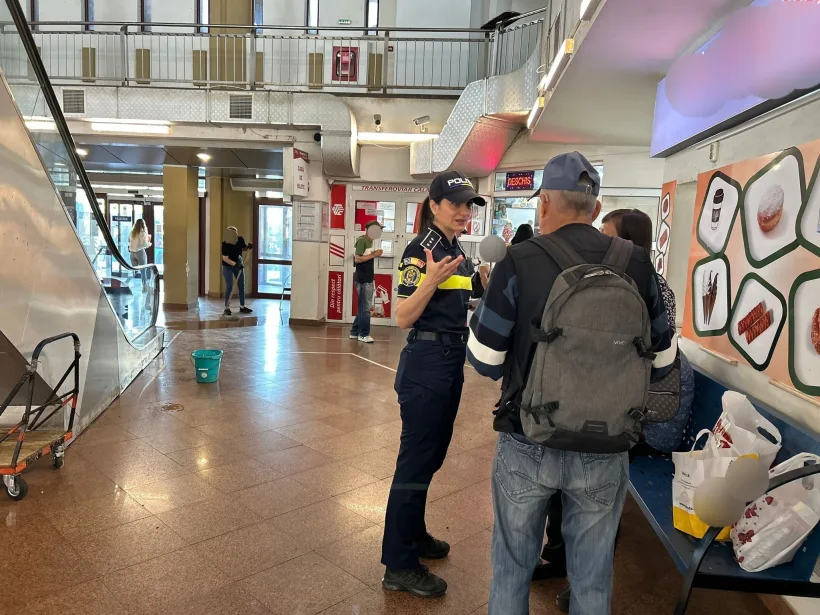 Fraudă cu bilete CFR gratuite, descoperită într-o razie a poliției în trenurile de călători din Galați