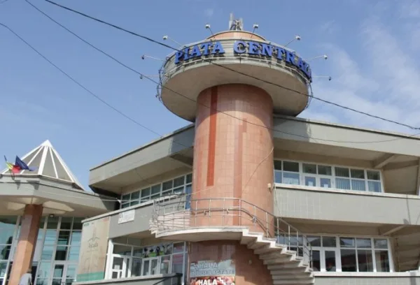 S-au redeschis halele din Piața Centrală, în prima zi de la instituirea stării de alertă