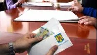Pe 1 septembrie 2020 salariile din învățământ vor crește la nivelul din 2022, prevăzut în grila de salarizare a Legii 153