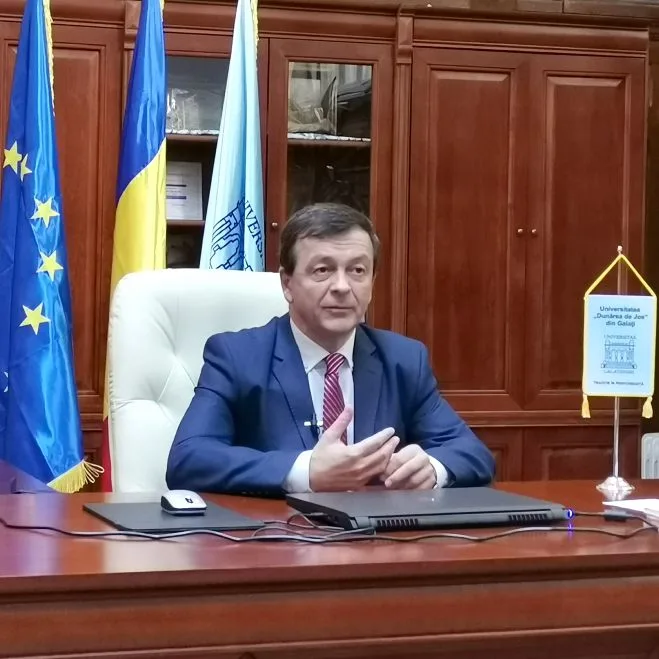 Mesajul Rectorului Universității „Dunărea de Jos” din Galați adresat candidaților: „Admiterea ONLINE - transformă pandemia în avantajul tău.”   