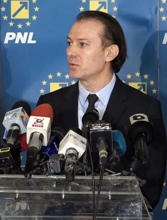 Proiectul de guvernare liberală pentru români, în pandemie:  ”restricționare, până le golim buzunarele”