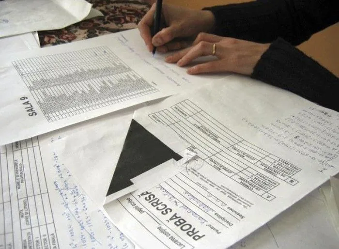 Corectarea lucrărilor elevilor de la Evaluarea Națională și Bacalaureat se va face în sistem încrucișat, în alte județe