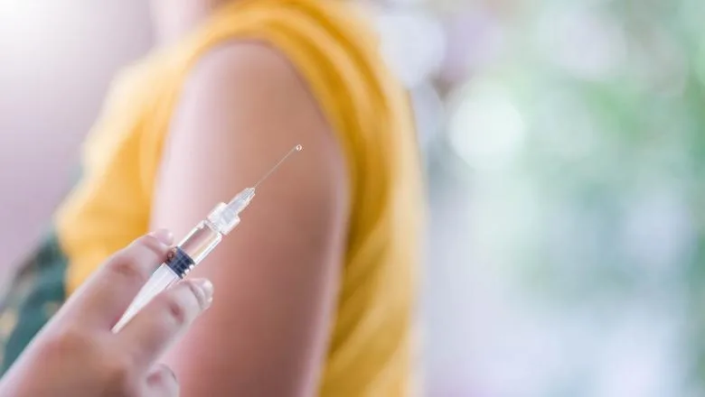 Președintele CNAS: "Din toamnă ar putea fi posibil să ne vaccinăm și în farmacii"
