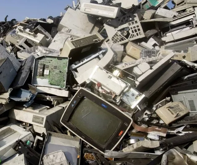 Românii au trimis la reciclare peste 2.000 de tone de deșeuri electrice, într-o lună