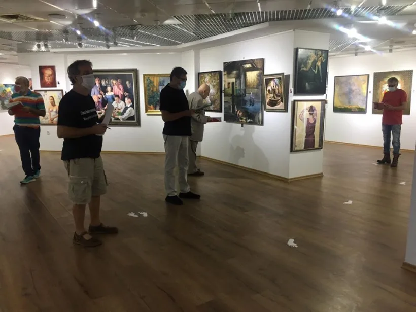 Cea mai mare expoziție de artă din România începe vineri la Galați. Cele mai bune opere vor rămâne în patrimoniul județului