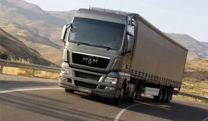 Scutiri de taxe pentru șoferii de TIR și de autocar