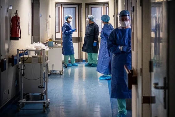România a sărit de pragul de 100.000 de cazuri confirmate de COVID