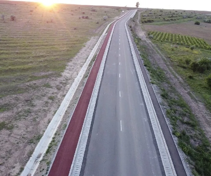 Drumul mătcașilor a fost modernizat de Consiliul Județean Galați. Este primul drum din județ cu pistă de bicicliști 