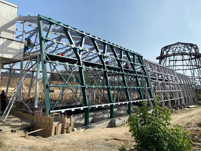 Galerie foto/Se lucrează la sera de plante exotice de la Grădina Botanică