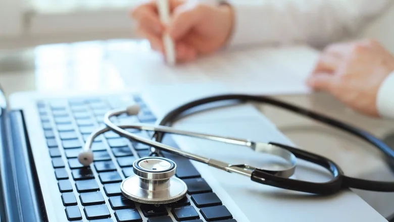 SNMF: Medicii de familie afirmă că îi vor consulta "la distanţă" pe pacienţii infectaţi cu COVID-19