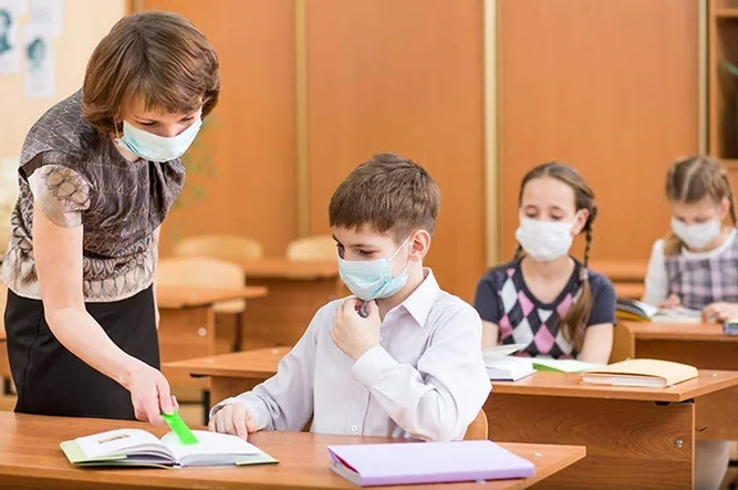 Ministerul Educației introduce două declarații pe propria răspundere pentru școala online