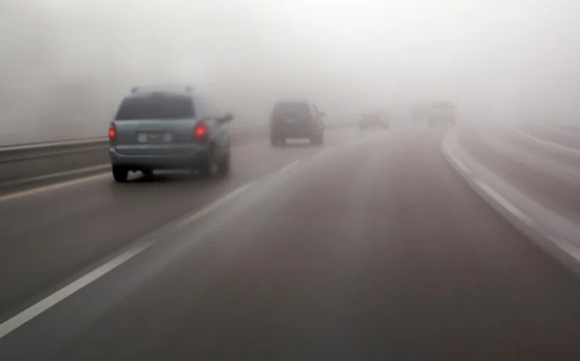 Atenție, șoferi! Cod galben de ceață în 23 de județe din țară