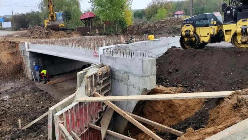 Investiții în modernizarea drumurilor județene. Sute de poduri şi podeţe au fost reabilitate sau reconstruite de la zero