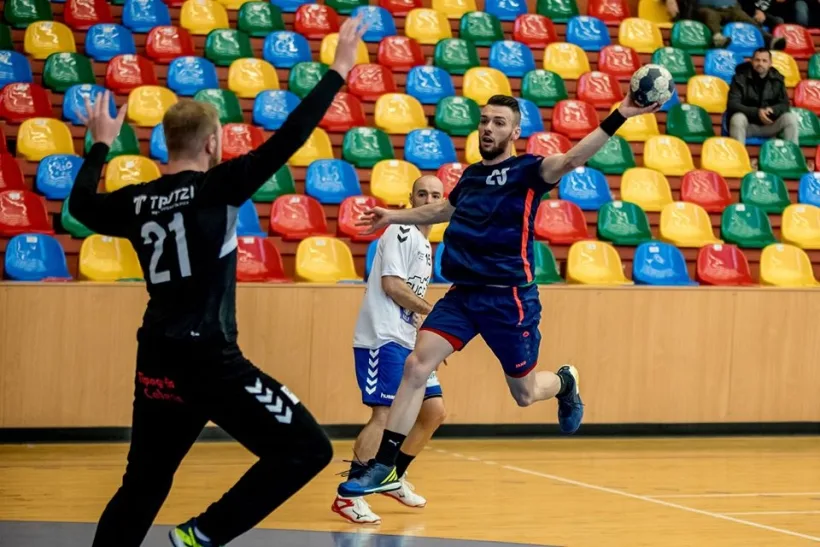 Handbaliştii de la CSU Galaţi revin pe teren
