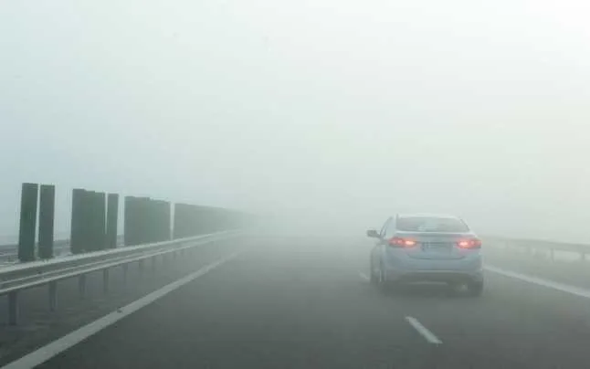 Atenție, șoferi: 14 județe din țară, sub Cod galben de ceață densă