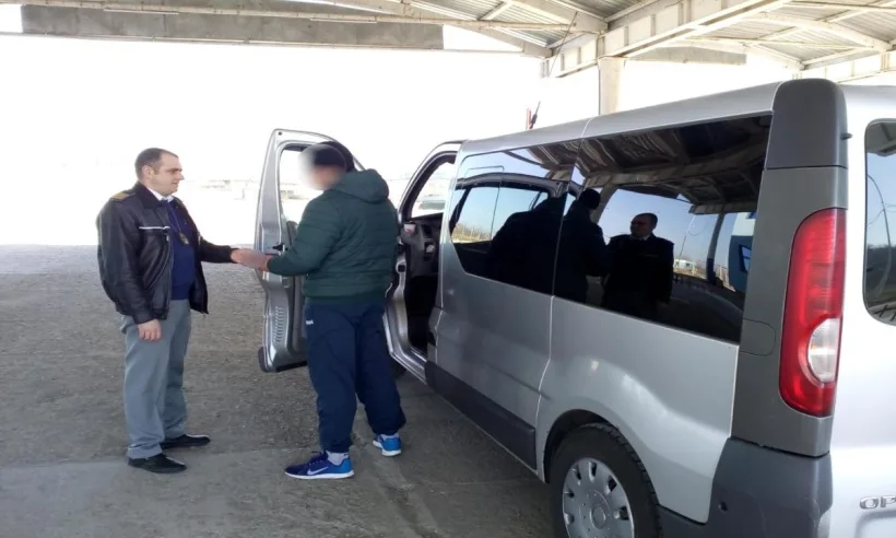 Autovehicul radiat din circulaţie, descoperit în Vama Oancea