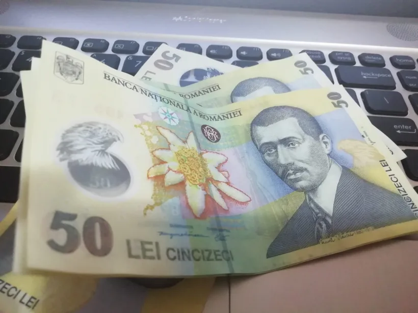 Inițiativă legislativă a Consiliului Național al Elevilor pentru interzicerea fondului clasei și școlii