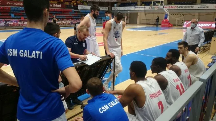 Prima victorie pentru baschetbaliştii de la CSM Galaţi