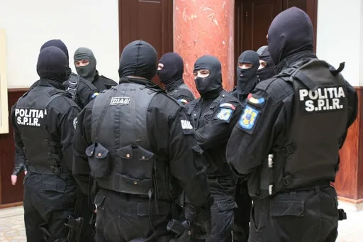 40 de percheziții în mai multe județe, printre care și Galați, la fabricile clandestine de țigări