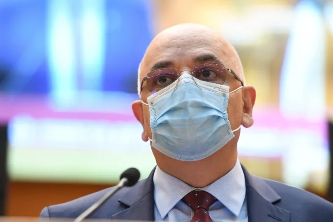 Arafat atenționează: "Vaccinul anti-COVID îşi face efectul abia după o lună"