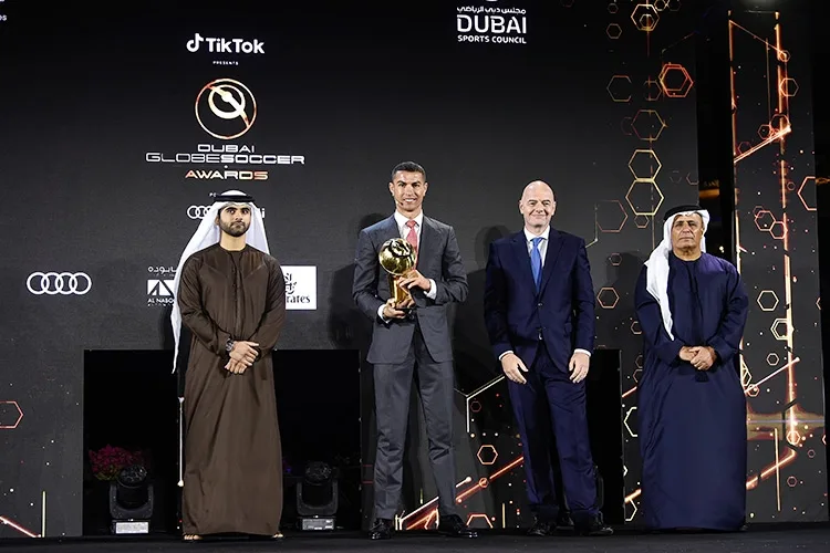 Cristiano Ronaldo, cel mai bun fotbalist al secolului XXI