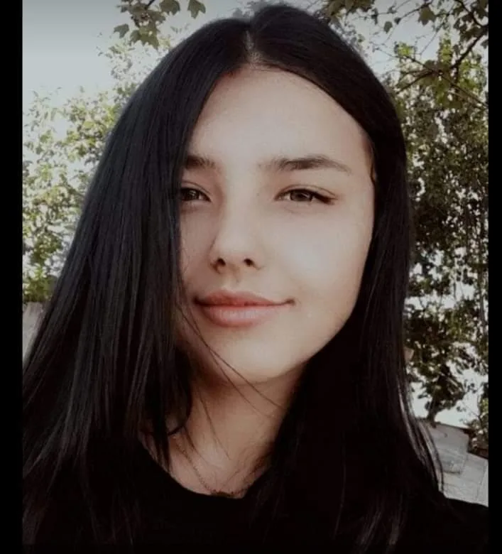 O fată de 17 ani, căutată de polițiști. A plecat de la prietenul ei şi nu a mai ajuns la domiciliul părinţilor
