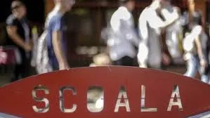 Ministerul Educaţiei:  "Elevii ar putea fi chemaţi şi sâmbăta la ore"