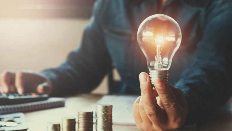 ANRE: Românii vor primi de la furnizorul de energie electrică cel mai bun preț, fără abonament, până la 30 iunie